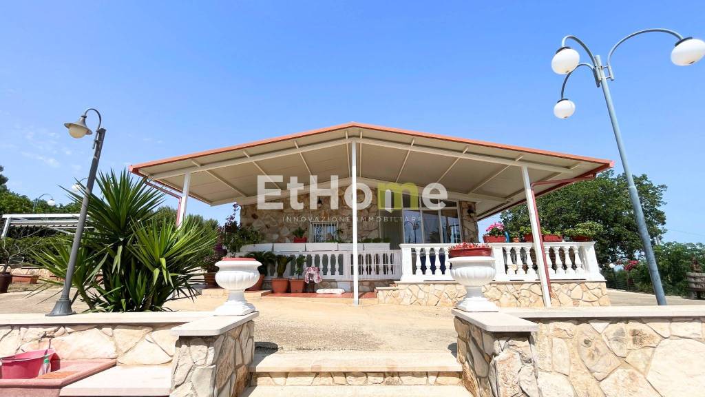 casa indipendente in vendita ad Andria in zona Montegrosso