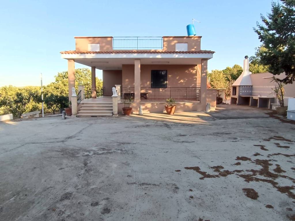 casa indipendente in vendita ad Andria in zona Montegrosso