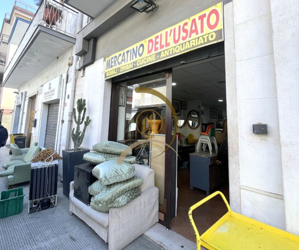 locale commerciale in vendita ad Andria