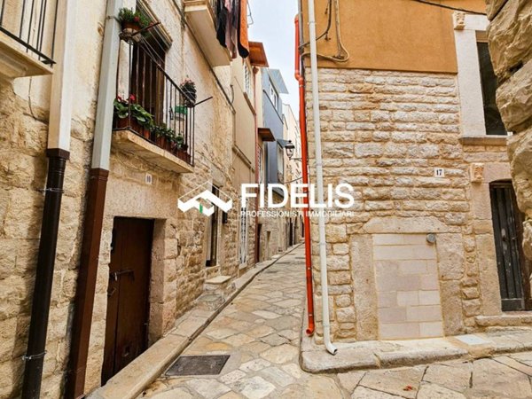 casa indipendente in vendita ad Andria in zona Centro Storico
