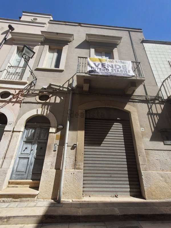 negozio in vendita ad Andria in zona Centro Storico