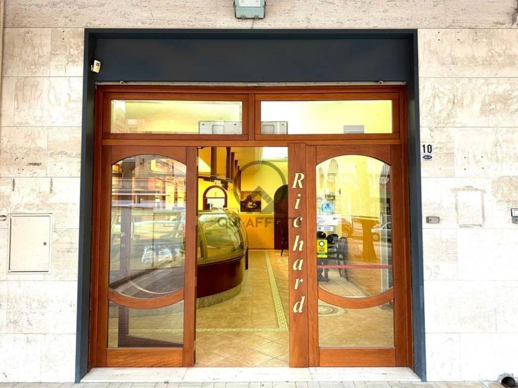 negozio in vendita ad Andria
