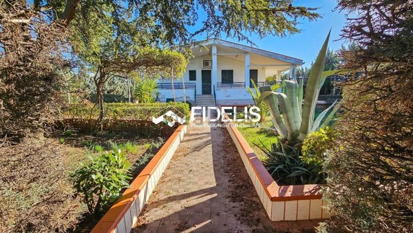 casa indipendente in vendita ad Andria in zona Castel del Monte