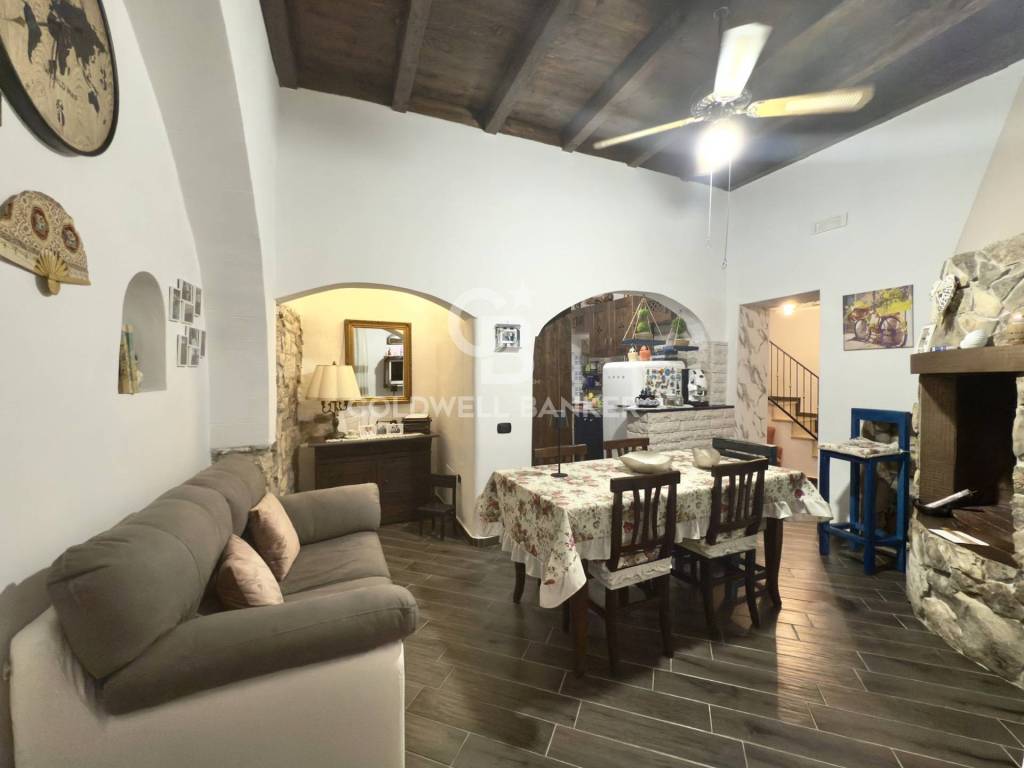 casa indipendente in vendita ad Andria in zona Centro Storico