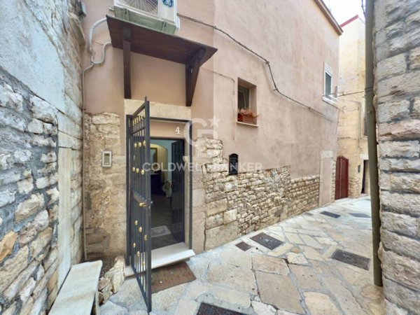 casa indipendente in vendita ad Andria in zona Centro Storico