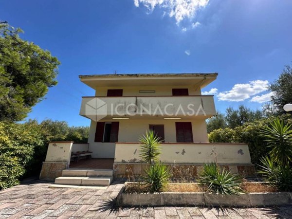 casa indipendente in vendita ad Andria in zona Montegrosso