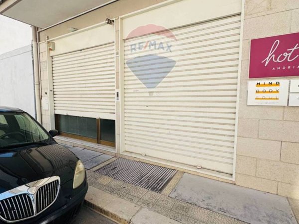 negozio in vendita ad Andria in zona Centro Storico