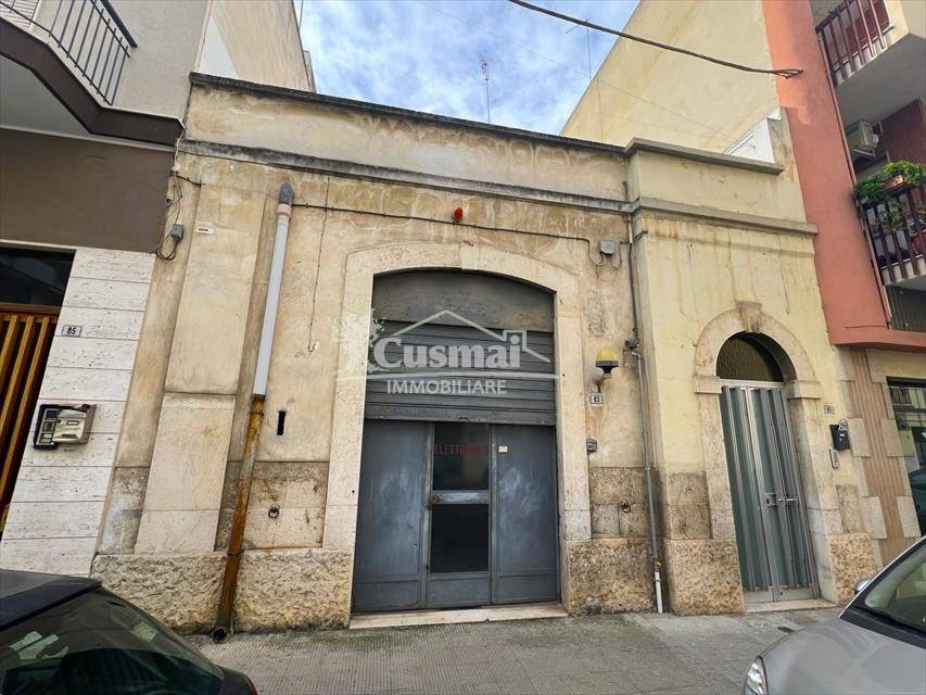 negozio in vendita ad Andria