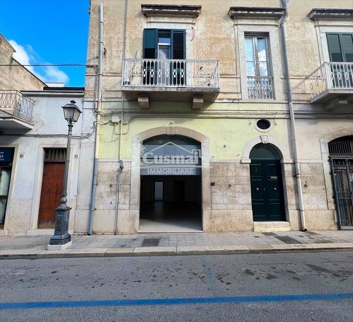 negozio in vendita ad Andria