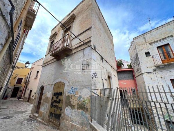 casa indipendente in vendita ad Andria in zona Centro Storico