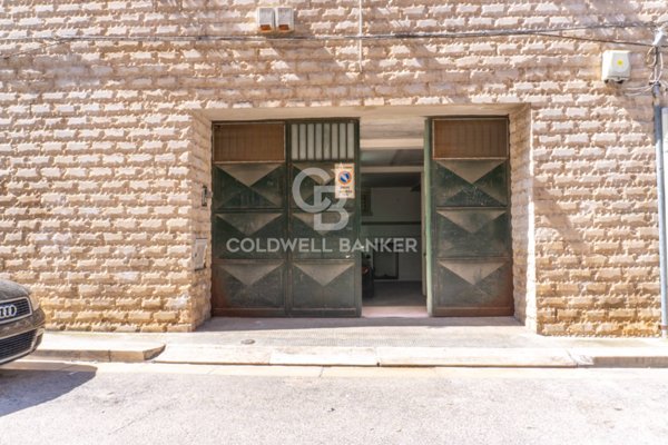 locale commerciale in vendita ad Andria