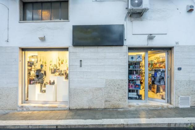 negozio in vendita ad Andria