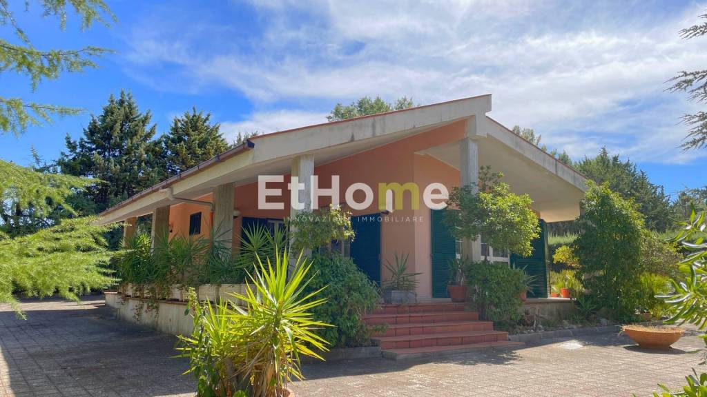 casa indipendente in vendita ad Andria in zona Montegrosso