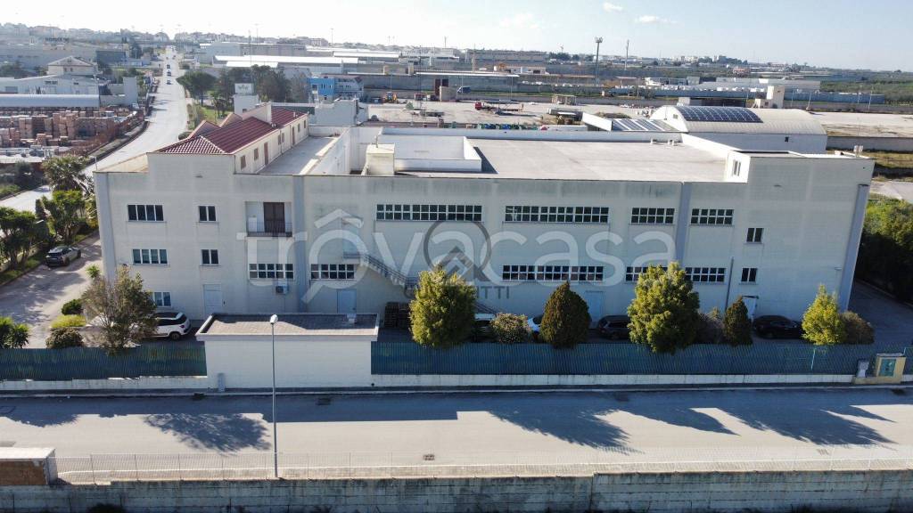 capannone in vendita ad Andria