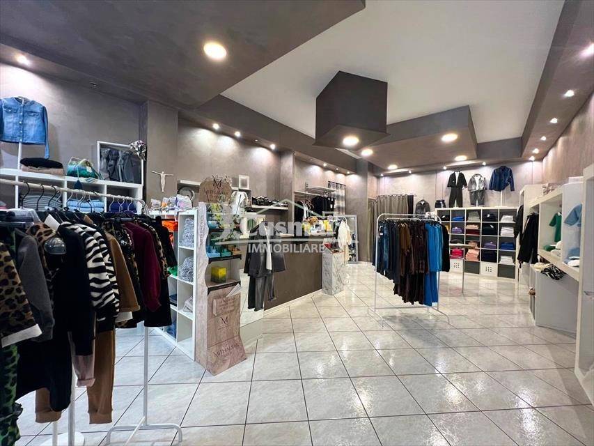 negozio in vendita ad Andria