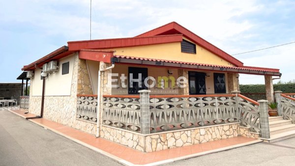 casa indipendente in vendita ad Andria in zona Centro Storico