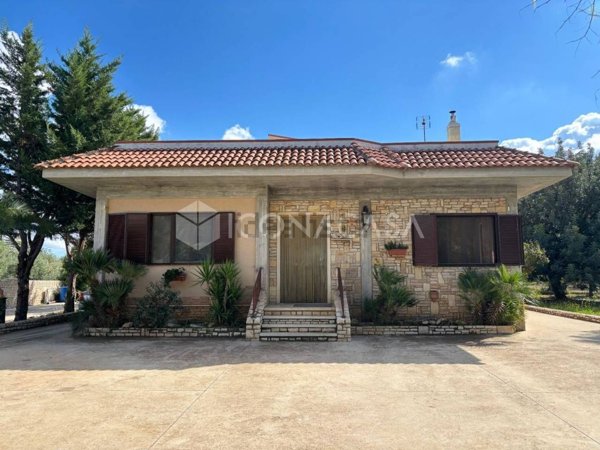casa indipendente in vendita ad Andria