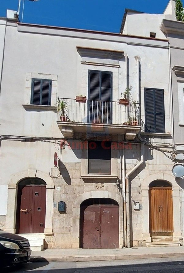 casa indipendente in vendita ad Andria in zona Centro Storico