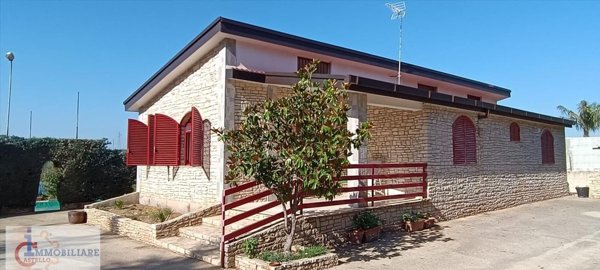 casa indipendente in vendita ad Andria in zona Castel del Monte