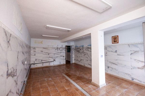 locale commerciale in vendita ad Andria