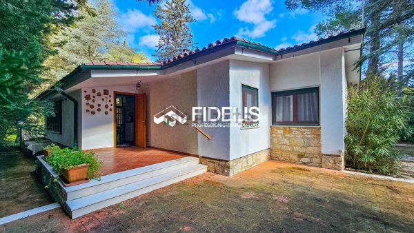 casa indipendente in vendita ad Andria in zona Castel del Monte