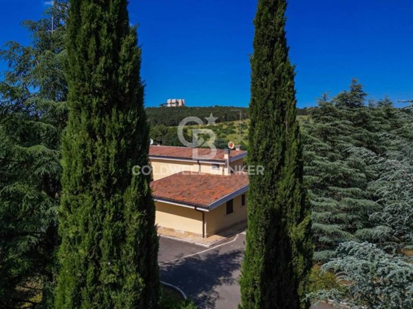 casa indipendente in vendita ad Andria in zona Castel del Monte