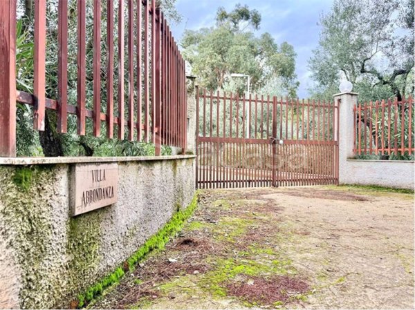 casa indipendente in vendita ad Andria in zona Montegrosso