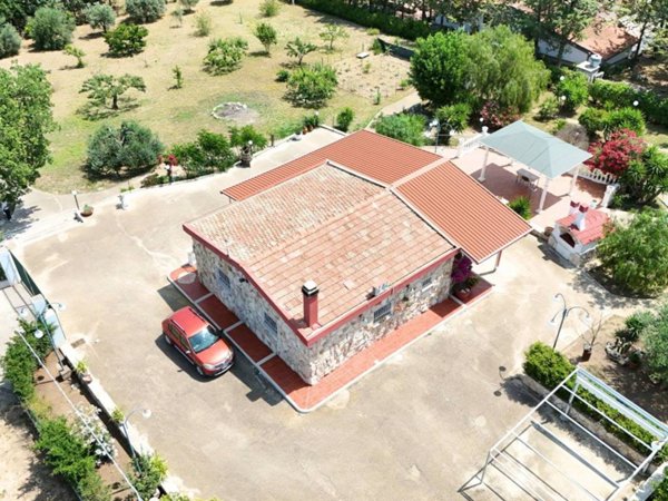 casa indipendente in vendita ad Andria in zona Castel del Monte