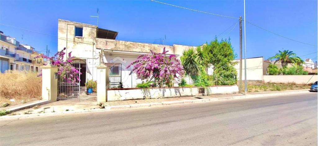 casa indipendente in vendita ad Andria in zona Castel del Monte