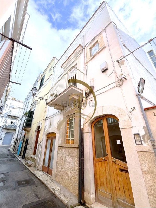 casa indipendente in vendita ad Andria in zona Centro Storico
