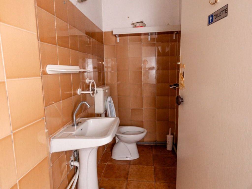 negozio in vendita ad Andria in zona Centro Storico