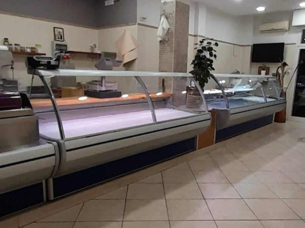 negozio in vendita ad Andria