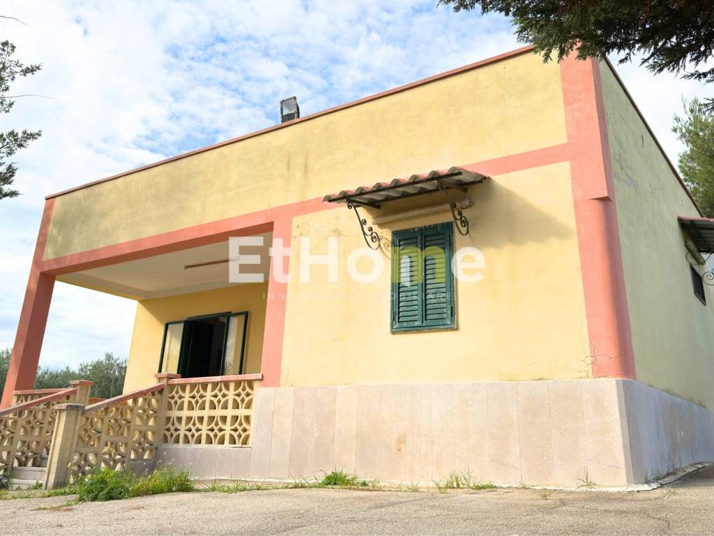 casa indipendente in vendita ad Andria in zona Montegrosso