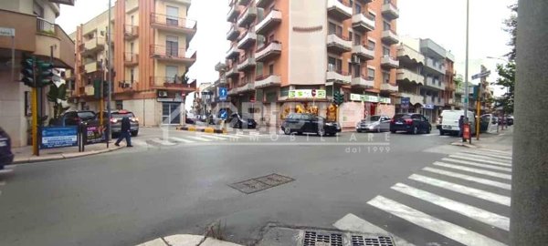locale commerciale in vendita ad Andria