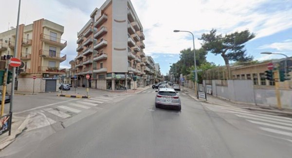 locale commerciale in vendita ad Andria