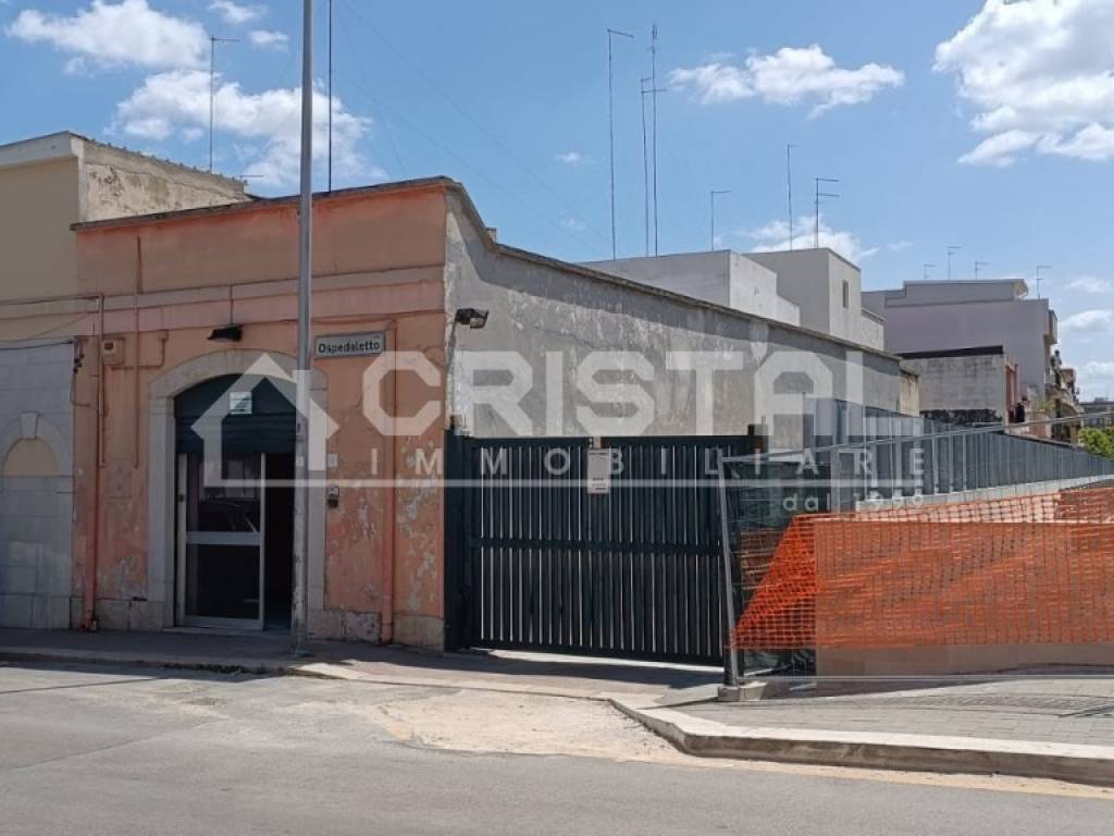 negozio in vendita ad Andria