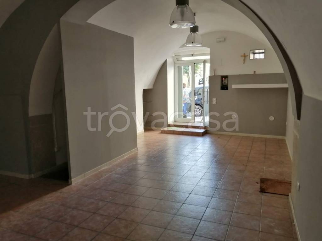 negozio in vendita ad Andria