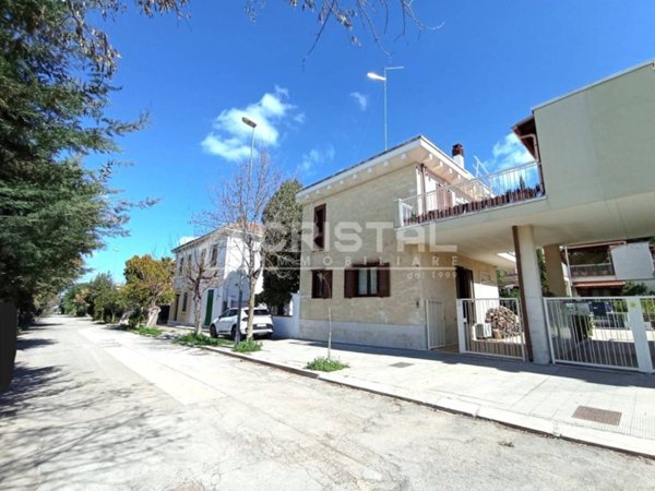 casa indipendente in vendita ad Andria in zona Montegrosso