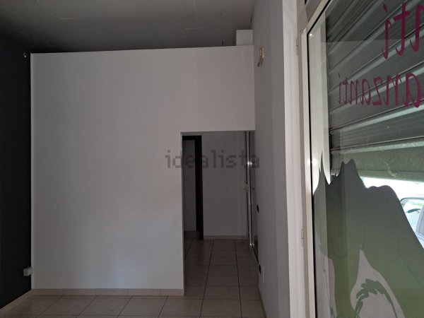 locale commerciale in vendita ad Andria