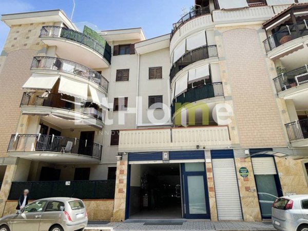 negozio in vendita ad Andria