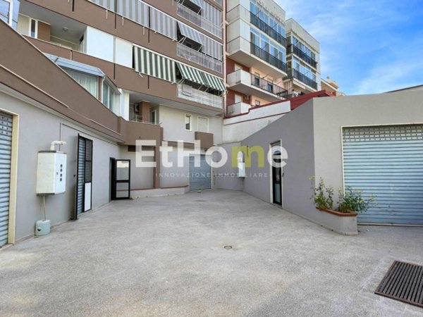 negozio in vendita ad Andria in zona Centro Storico