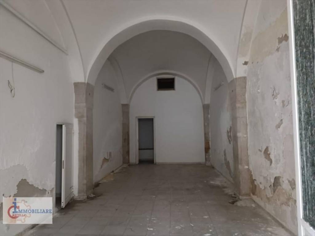 negozio in vendita ad Andria in zona Centro Storico