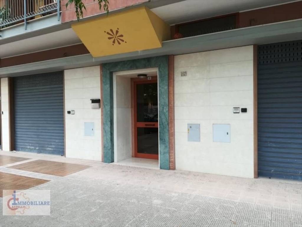 negozio in vendita ad Andria