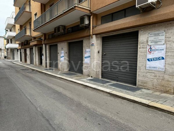 negozio in vendita ad Andria in zona Centro Storico