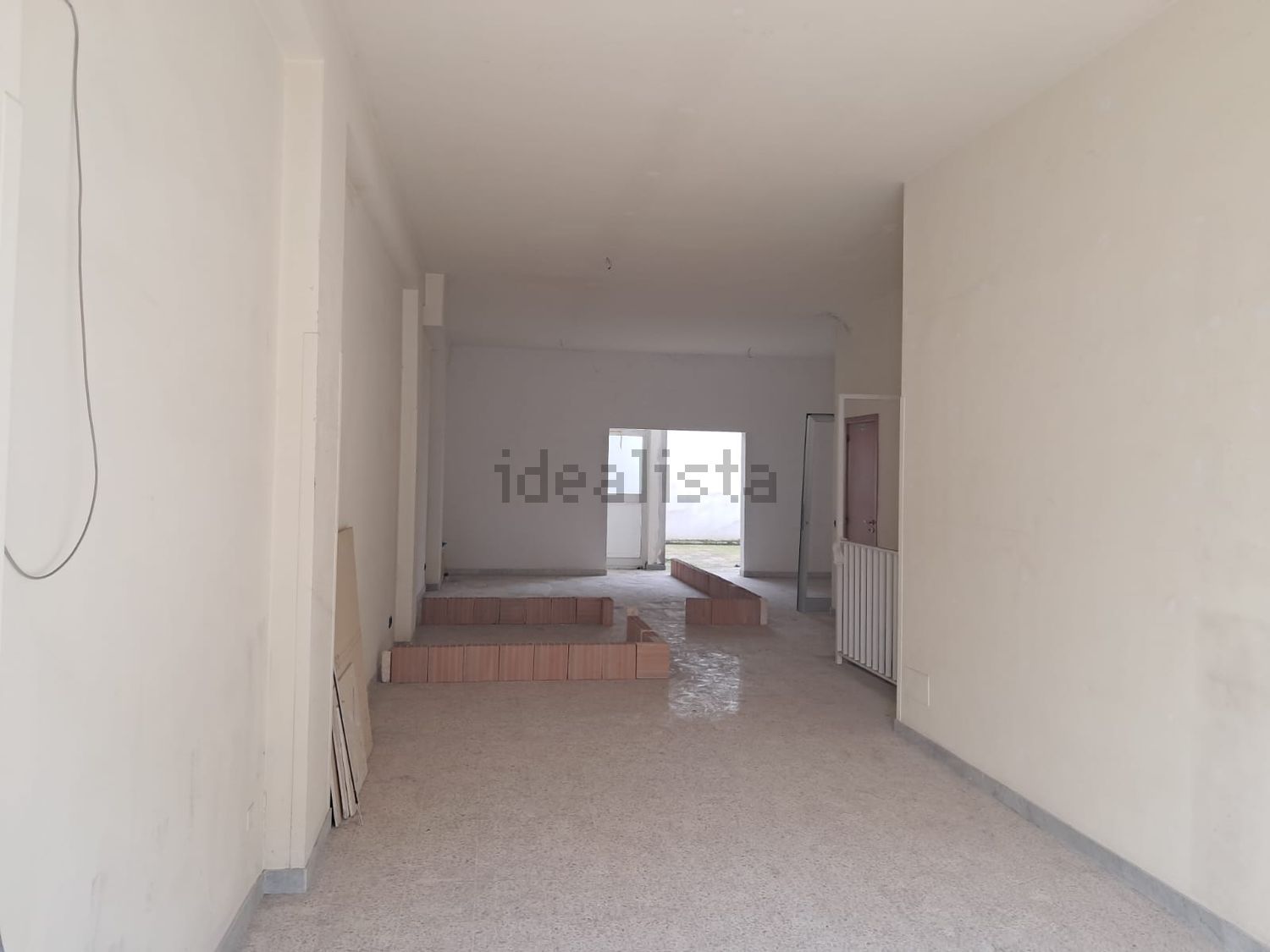 locale commerciale in vendita ad Andria