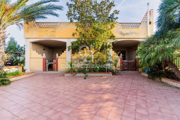 casa indipendente in vendita ad Andria in zona Centro Storico