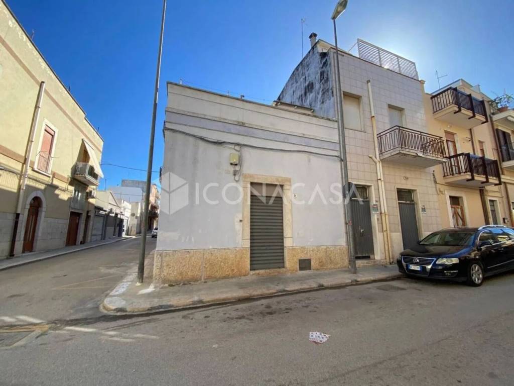 casa indipendente in vendita ad Andria in zona Centro Storico