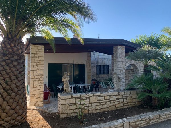 casa indipendente in vendita ad Andria in zona Castel del Monte