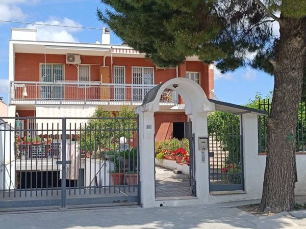 casa semindipendente in vendita ad Andria in zona Centro Storico