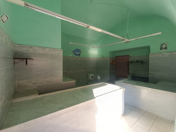 locale commerciale in vendita ad Andria